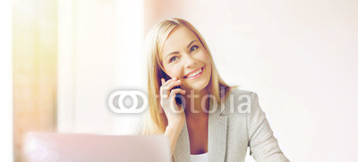 businesswoman_with_phone.jpg